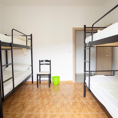 Wallaby Hostel Саранда Экстерьер фото